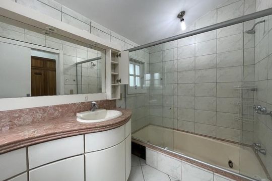 Casa à venda com 6 quartos, 486m² em Partenon, Porto Alegre