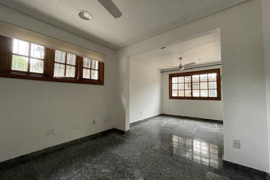 Casa à venda com 6 quartos, 486m² em Partenon, Porto Alegre