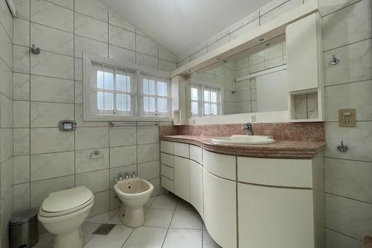 Casa à venda com 6 quartos, 486m² em Partenon, Porto Alegre
