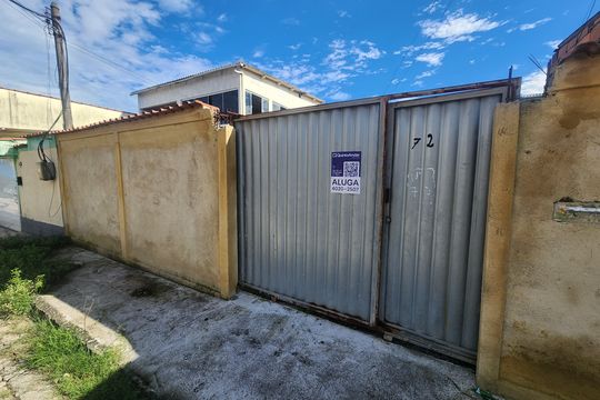 Fachada de casa para alugar com 2 quartos, 135m² em Itaúna, São Gonçalo