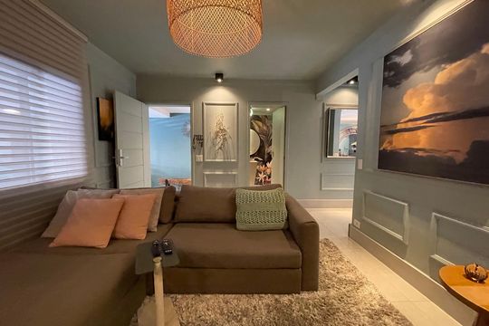 Sala de casa à venda com 3 quartos, 308m² em Cidade São Francisco, São Paulo