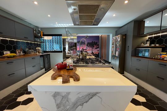 Cozinha de casa à venda com 3 quartos, 308m² em Cidade São Francisco, São Paulo