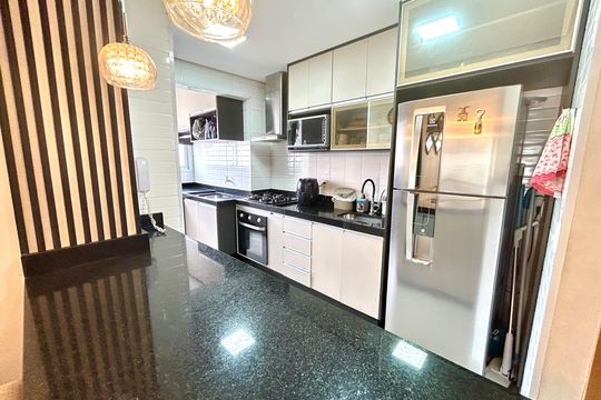 Cozinha de apartamento à venda com 2 quartos, 59m² em Vila Rosalia, Guarulhos