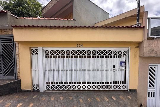 Fachada de casa à venda com 3 quartos, 147m² em Vila Goncalves, São Bernardo do Campo
