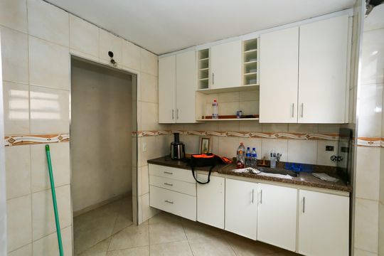 cozinha de apartamento à venda com 2 quartos, 57m² em Parque Pinheiros, Taboão da Serra