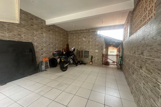 Garagem de casa à venda com 2 quartos, 210m² em São Pedro, Santana de Parnaíba