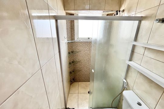 Banheiro de apartamento à venda com 2 quartos, 57m² em Vila Nova Cachoeirinha, São Paulo