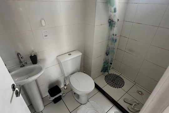 Banheiro de apartamento para alugar com 2 quartos, 44m² em Bonsucesso, Guarulhos