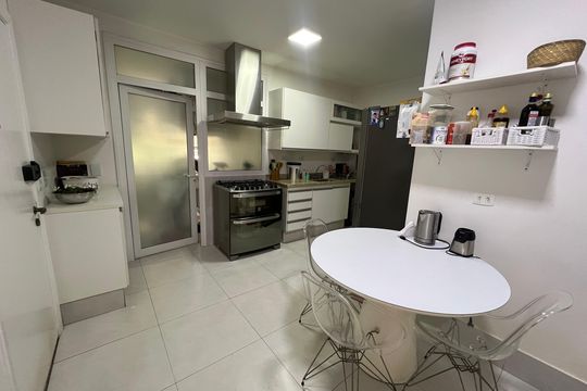 Apartamento para alugar com 3 quartos, 142m² em Pinheiros, São Paulo