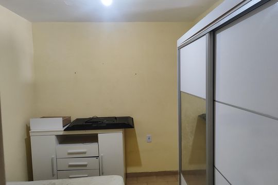 Quarto de kitnet/studio para alugar com 1 quarto, 40m² em Curicica, Rio de Janeiro
