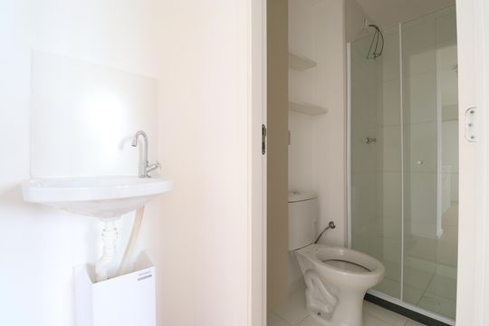 Banheiro de kitnet/studio à venda com 2 quartos, 30m² em Lapa, São Paulo