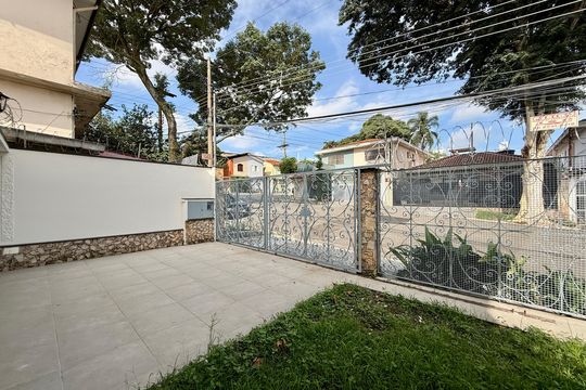 Jardim  de casa à venda com 4 quartos, 215m² em Jardim Aeroporto, São Paulo