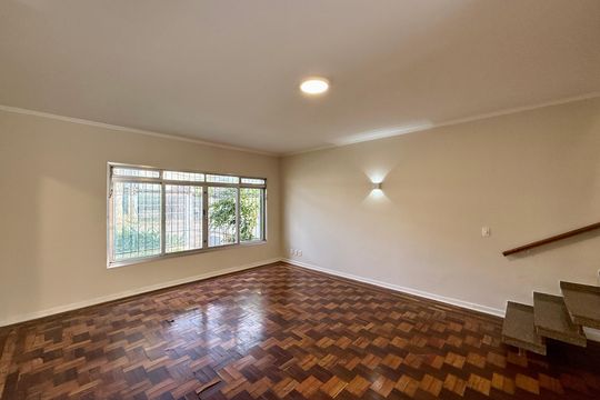 Sala de casa à venda com 4 quartos, 215m² em Jardim Aeroporto, São Paulo