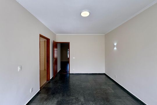 Sala de casa à venda com 4 quartos, 215m² em Jardim Aeroporto, São Paulo