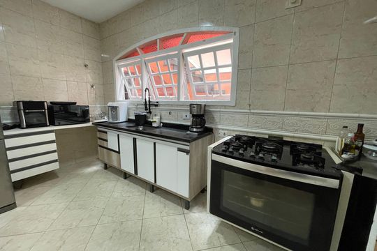 Cozinha de casa à venda com 3 quartos, 180m² em Jardim das Vertentes, São Paulo