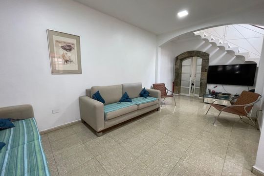 Casa à venda com 3 quartos, 180m² em Jardim das Vertentes, São Paulo