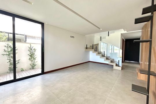 Sala de casa para alugar com 3 quartos, 160m² em Autódromo, Florianópolis