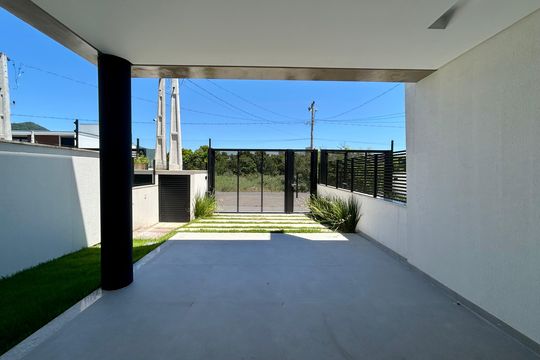 Garagem de casa para alugar com 3 quartos, 160m² em Autódromo, Florianópolis