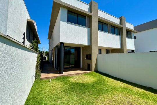 Jardim de casa para alugar com 3 quartos, 160m² em Autódromo, Florianópolis