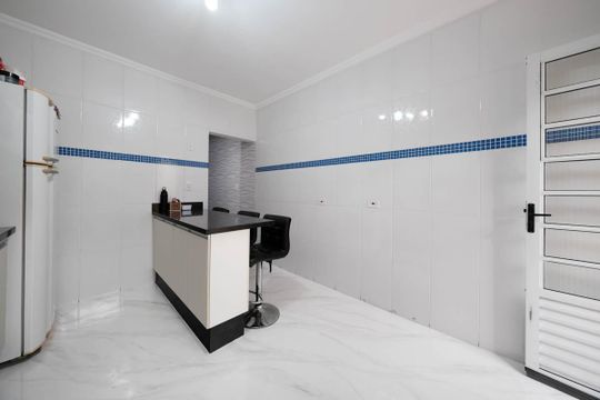 Cozinha de casa à venda com 2 quartos, 100m² em Vila Uniao (zona Leste), São Paulo