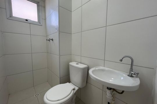 Banheiro de apartamento para alugar com 2 quartos, 57m² em Jaguaré, São Paulo