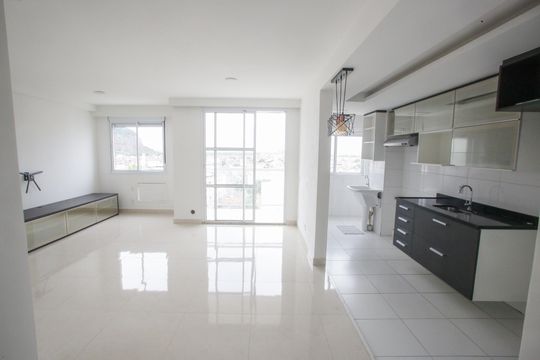 Sala de apartamento à venda com 2 quartos, 70m² em Jacarepaguá, Rio de Janeiro