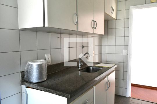 Cozinha de apartamento para alugar com 3 quartos, 78m² em Chácara Inglesa, São Paulo
