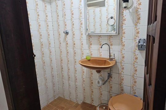 Banheiro de casa à venda com 5 quartos, 304m² em Jardim Miriam, São Paulo