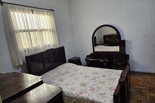 Quarto de casa à venda com 5 quartos, 304m² em Jardim Miriam, São Paulo