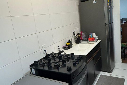 Cozinha de apartamento à venda com 2 quartos, 45m² em Parque Ipe, São Paulo