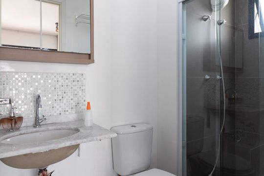 Banheiro de apartamento para alugar com 1 quarto, 32m² em Butantã, São Paulo