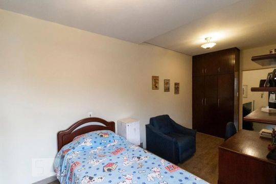 Quarto de casa à venda com 4 quartos, 350m² em Parque Colonial, São Paulo