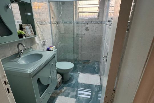 Banheiro de apartamento à venda com 2 quartos, 60m² em Jardim Iporanga, Guarulhos