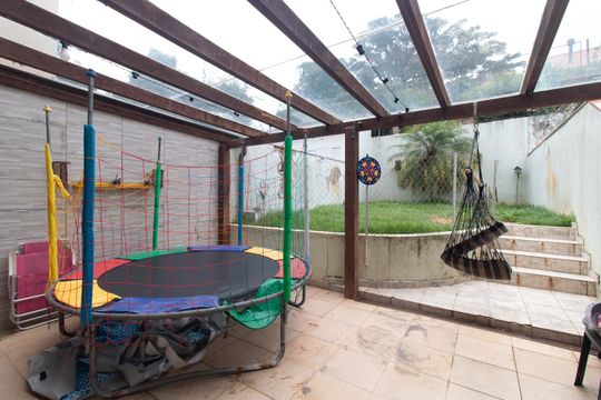 Quintal de casa à venda com 3 quartos, 181m² em Ipanema, Porto Alegre