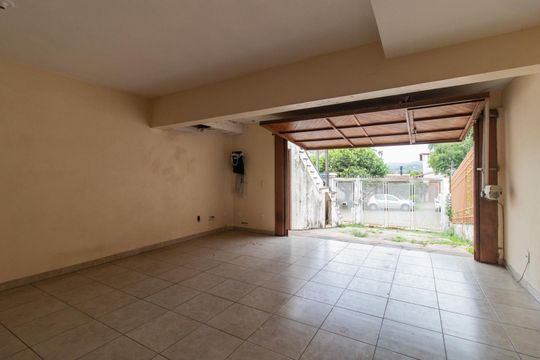 Garagem de casa à venda com 3 quartos, 181m² em Ipanema, Porto Alegre
