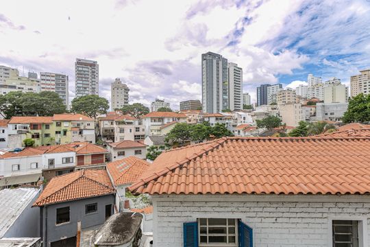 Vista de casa à venda com 4 quartos, 220m² em Aclimação, São Paulo