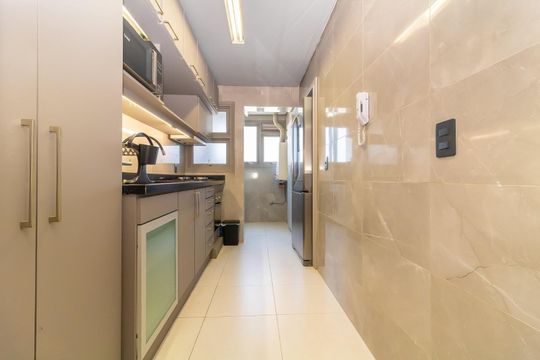 Cozinha  de apartamento para alugar com 2 quartos, 182m² em Auxiliadora, Porto Alegre