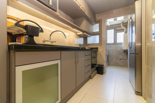 Cozinha  de apartamento para alugar com 2 quartos, 182m² em Auxiliadora, Porto Alegre