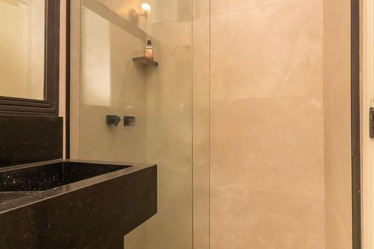 Banheiro 2 de apartamento para alugar com 2 quartos, 182m² em Auxiliadora, Porto Alegre