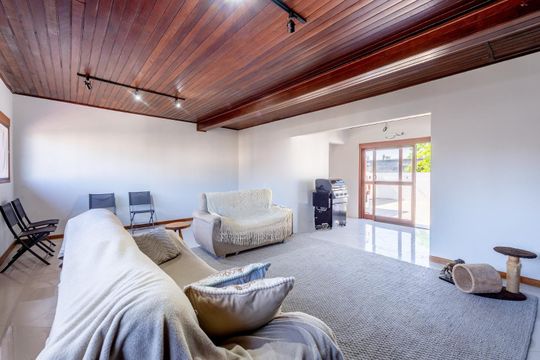 Área Externa de casa para alugar com 3 quartos, 306m² em Menino Deus, Porto Alegre