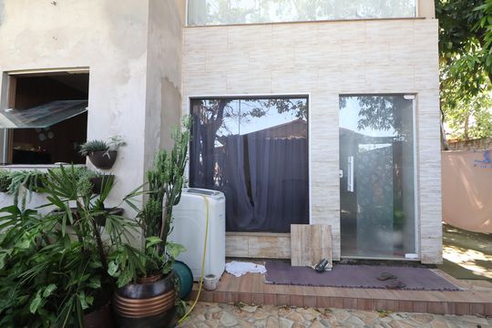 Fachada casa 2 de casa para alugar com 5 quartos, 484m² em Niterói, Canoas