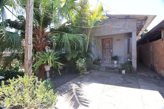 Fachada casa 1 de casa para alugar com 5 quartos, 484m² em Niterói, Canoas