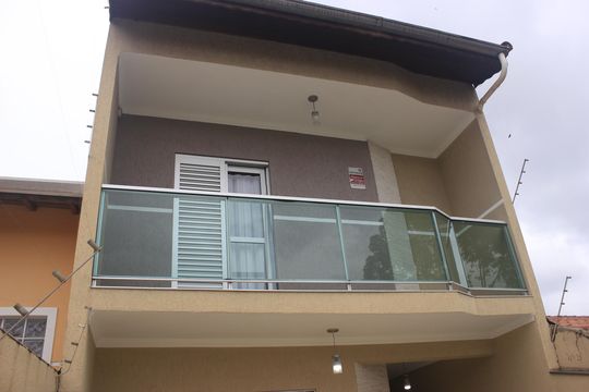 Quintal e fachada de casa à venda com 3 quartos, 280m² em Jardim Rosa de Franca, Guarulhos