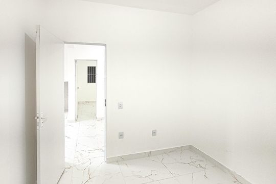Quarto 1 de kitnet/studio para alugar com 2 quartos, 35m² em Vila Rubi, São Paulo