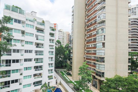 Vista da Varanda da Sala de apartamento à venda com 3 quartos, 129m² em Real Parque, São Paulo