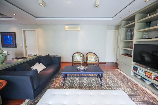 Sala de apartamento à venda com 3 quartos, 129m² em Real Parque, São Paulo