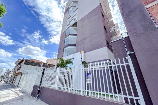 Fachada com Plaquinha de apartamento para alugar com 1 quarto, 30m² em Vila Carrão, São Paulo