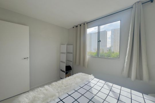 Quarto 2 de apartamento para alugar com 2 quartos, 43m² em Vila Nova Bonsucesso, Guarulhos