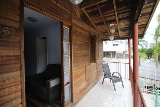 Varanda de casa à venda com 5 quartos, 156m² em Jardim Carvalho, Porto Alegre