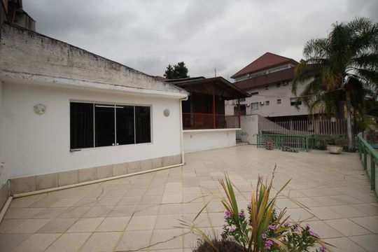 Quintal de casa à venda com 5 quartos, 156m² em Jardim Carvalho, Porto Alegre